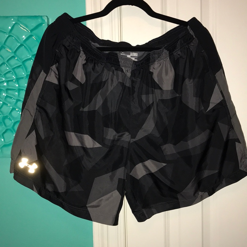UA SHORTS